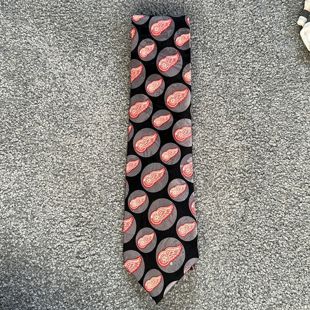 Red Wings Silk Tie